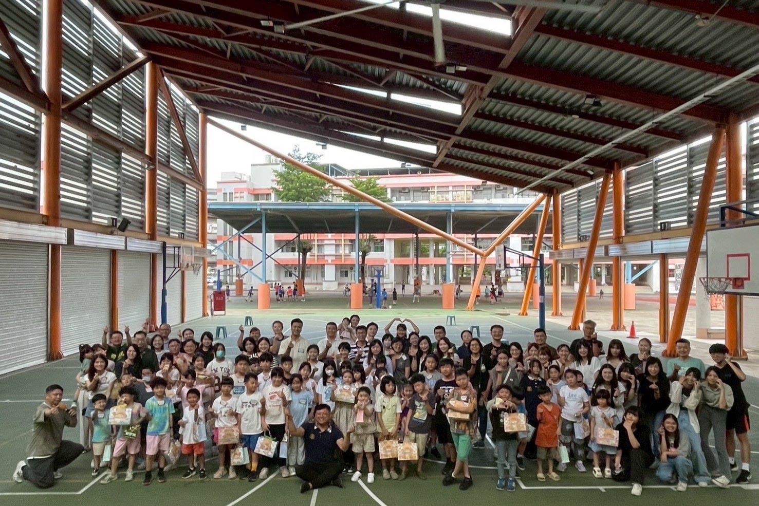 南大經管系以行動支持在地教育 帶領復興國小新生快樂迎新(114.10.14)