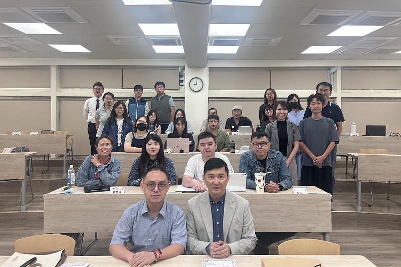 經營與管理學系 在職專班【專題研討】從商業提案到學術研究 探索高效寫作方法(114.11.4)