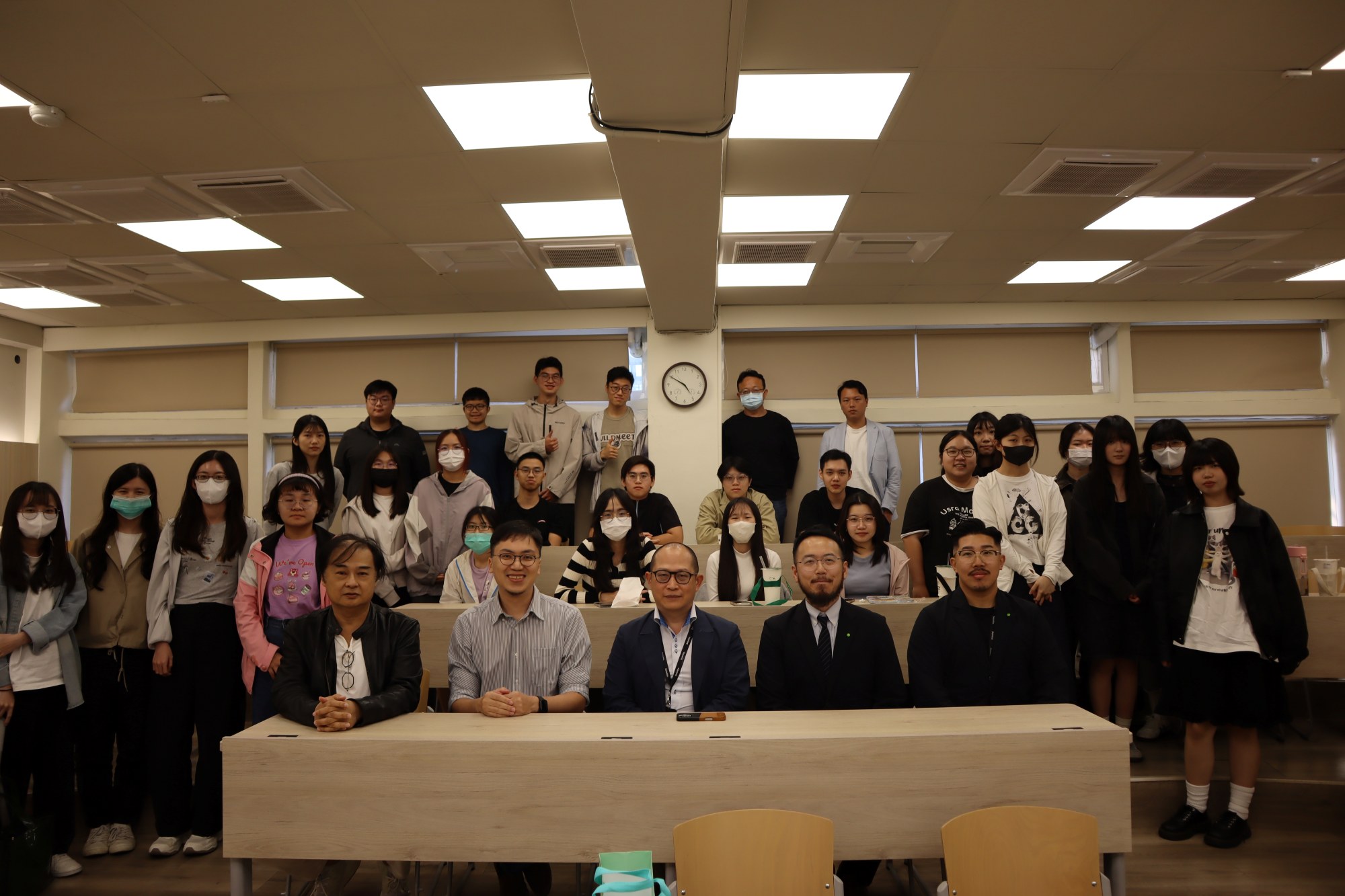 115年EMBA企業實務講座-攜手勤業眾信聯合會計師事務所辦理「雙軸轉型」聯合講座(115.03.25)